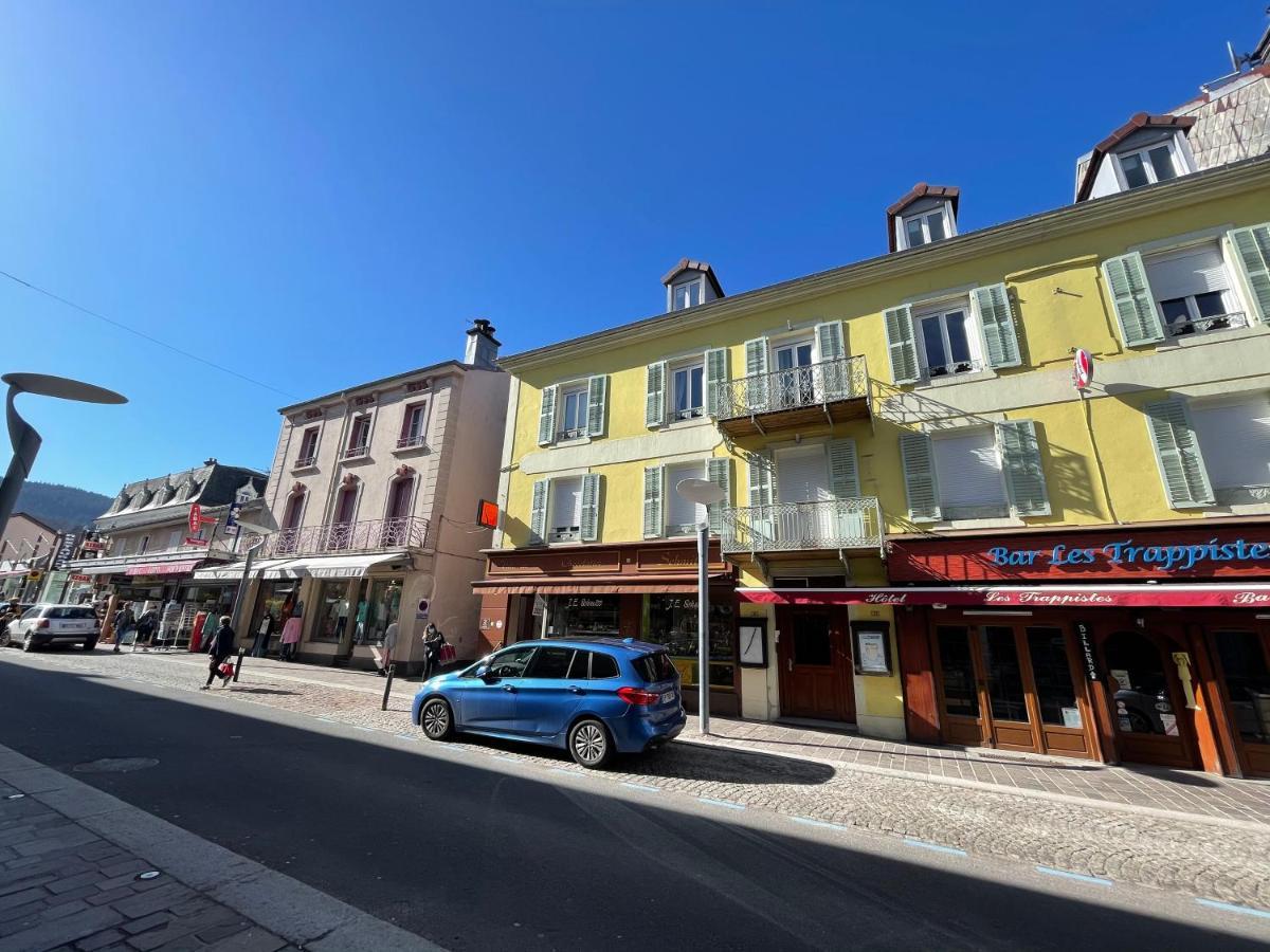 Appartement Tout Confort Haut De Gamme En Plein Centre Ville Жерарме Екстер'єр фото